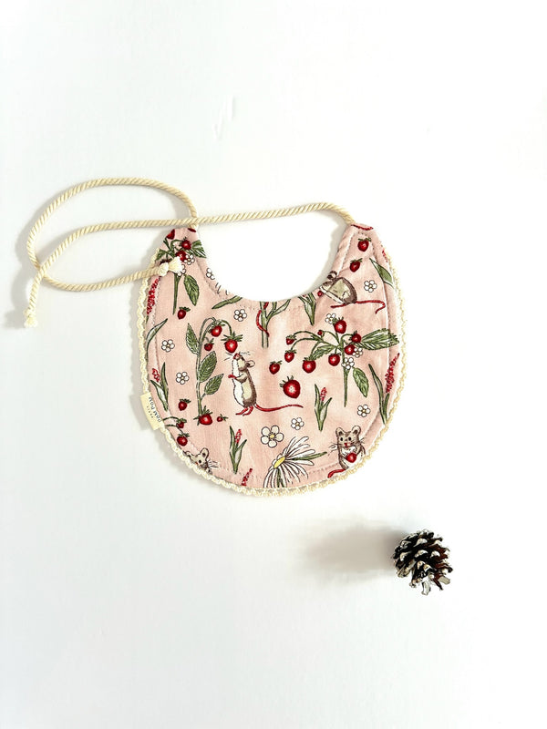 Reversible Bib | Strawberry Mouse