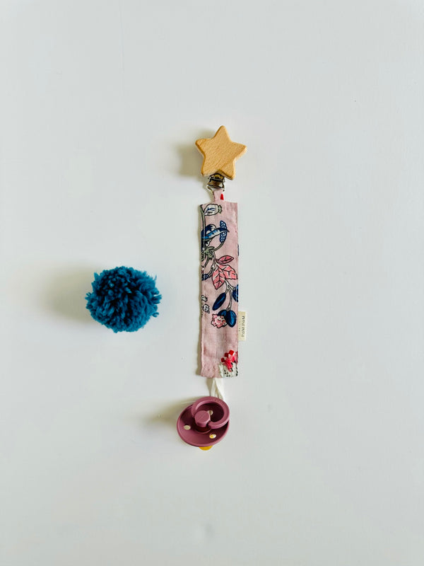 Pacifier Clip Star Wood | Pink Flowers - Petit Pom Pom